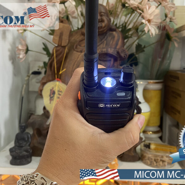 Bộ đàm MiCOM MC-A1 tích hợp đèn pin siêu sáng